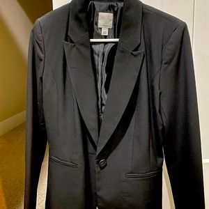 Selling Halogen brand Blazer. Fit perfect. Brand new. Never used